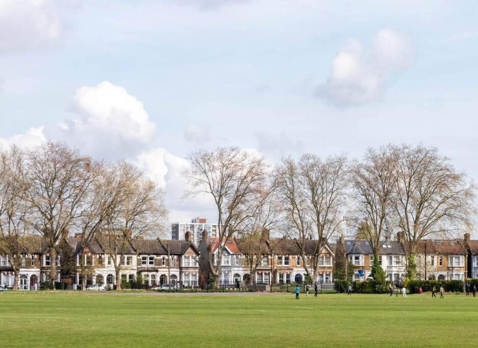 2 Bedroom Modern Urban Sanctuary 1Cc - Cherrydeal London Bagian luar foto