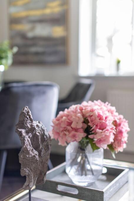 2 Bedroom Modern Urban Sanctuary 1Cc - Cherrydeal London Bagian luar foto