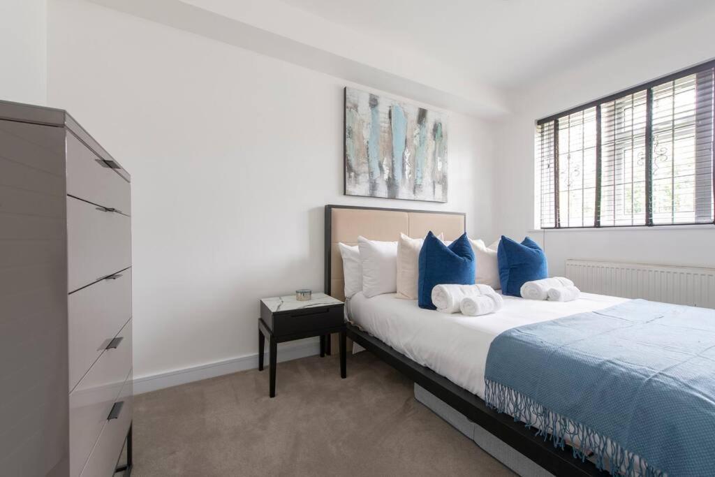 2 Bedroom Modern Urban Sanctuary 1Cc - Cherrydeal London Bagian luar foto