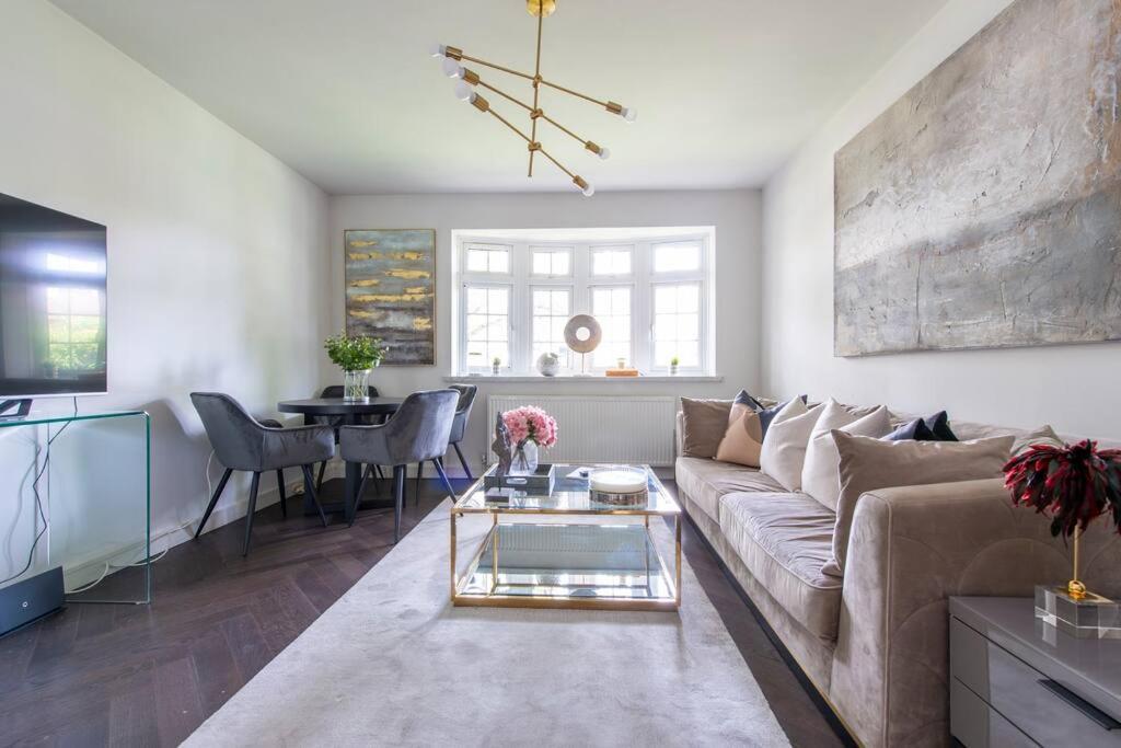 2 Bedroom Modern Urban Sanctuary 1Cc - Cherrydeal London Bagian luar foto