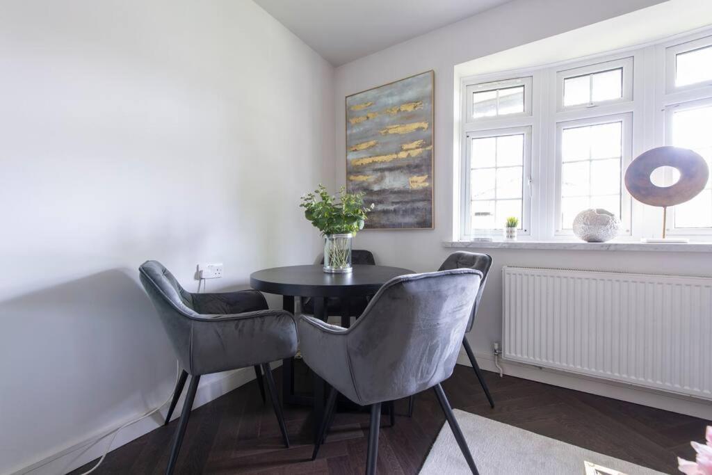 2 Bedroom Modern Urban Sanctuary 1Cc - Cherrydeal London Bagian luar foto
