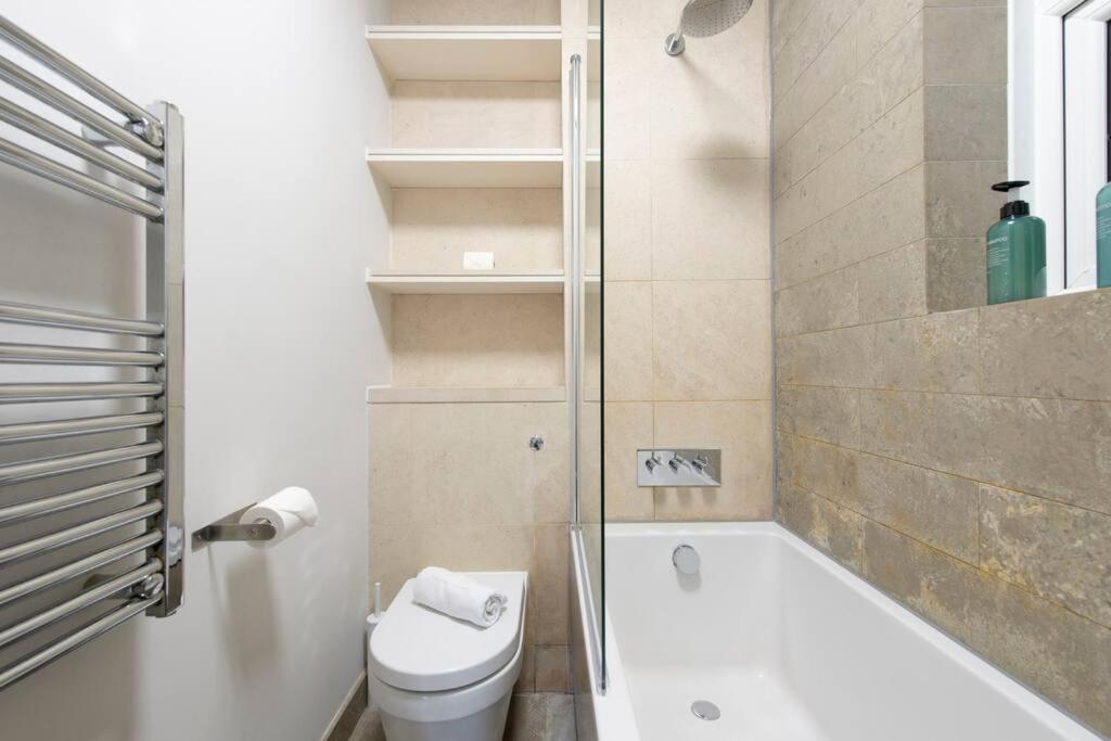 2 Bedroom Modern Urban Sanctuary 1Cc - Cherrydeal London Bagian luar foto