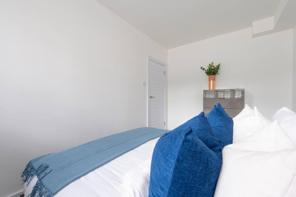 2 Bedroom Modern Urban Sanctuary 1Cc - Cherrydeal London Bagian luar foto