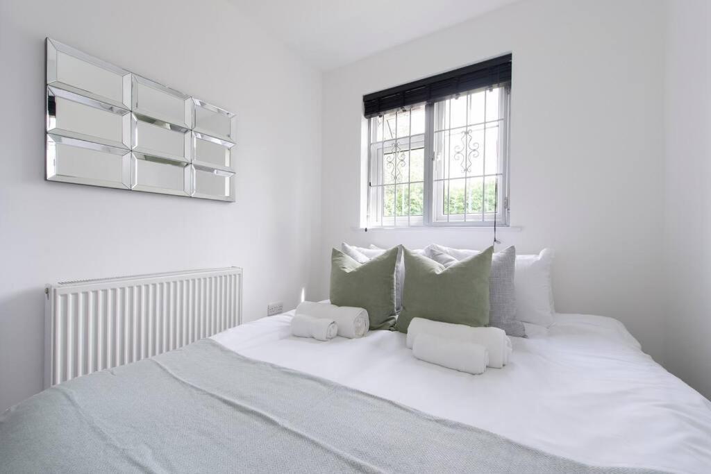 2 Bedroom Modern Urban Sanctuary 1Cc - Cherrydeal London Bagian luar foto