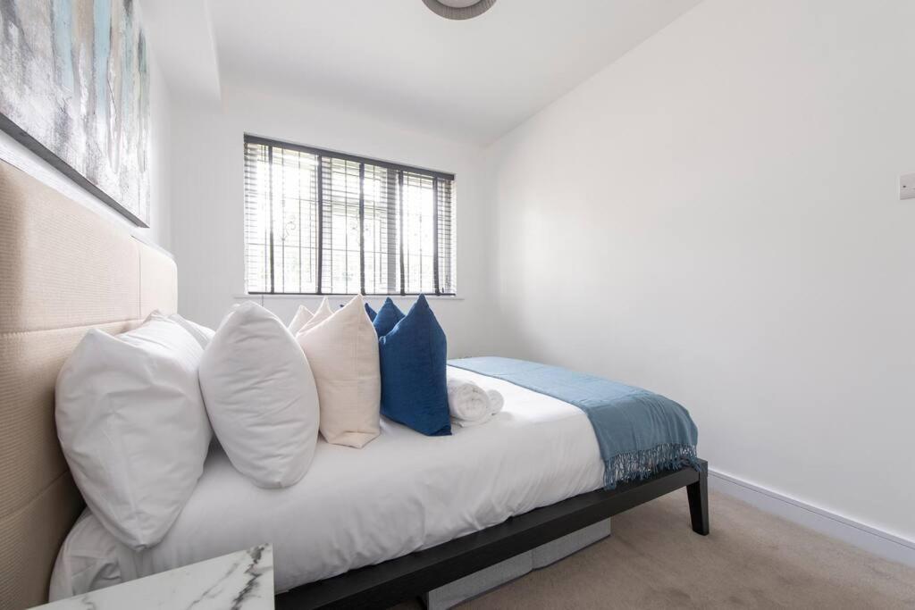 2 Bedroom Modern Urban Sanctuary 1Cc - Cherrydeal London Bagian luar foto
